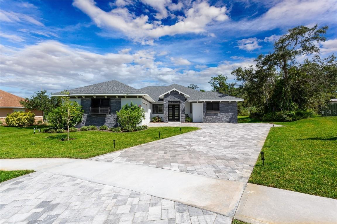 2198 Tappan Zee Ln., Palm Bay, FL 32905