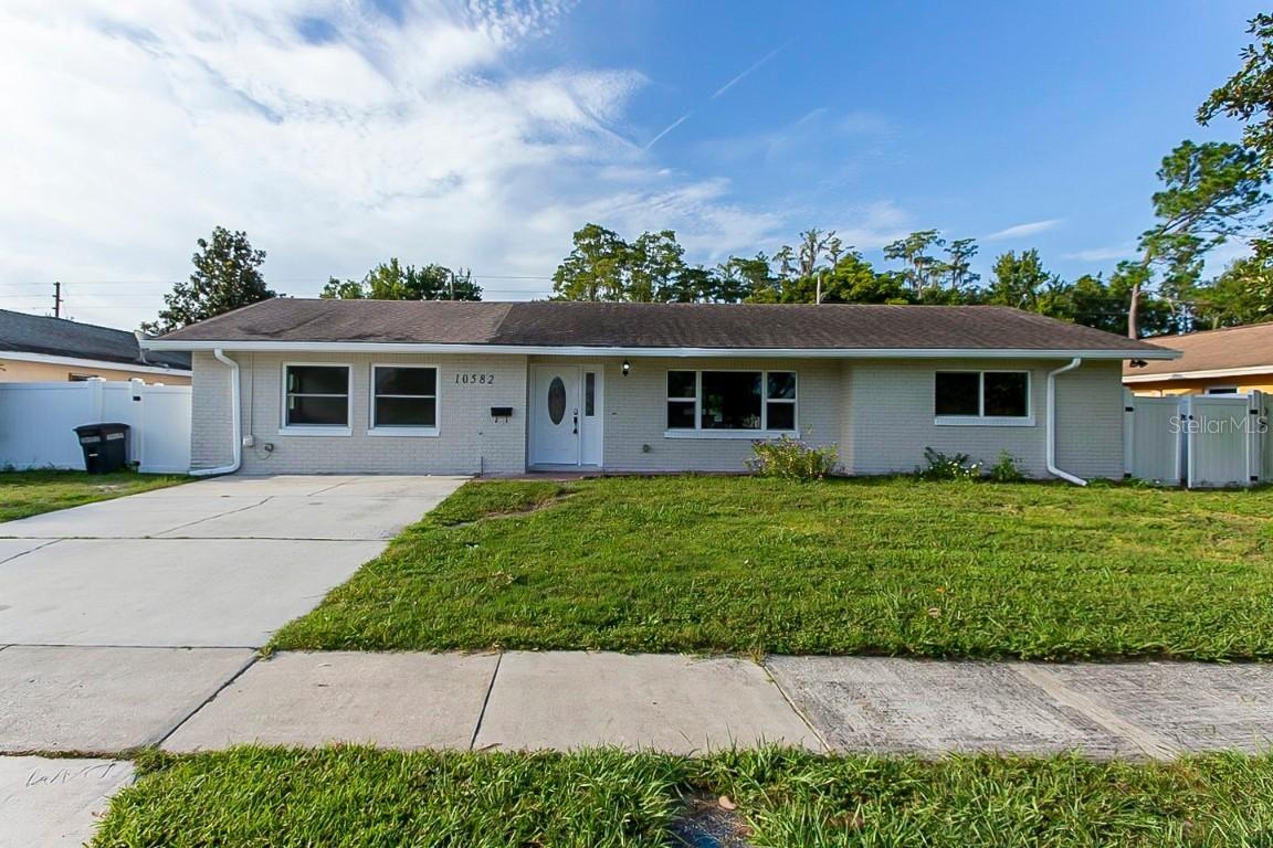 10582 Jane Eyre Dr., Orlando, FL 32825