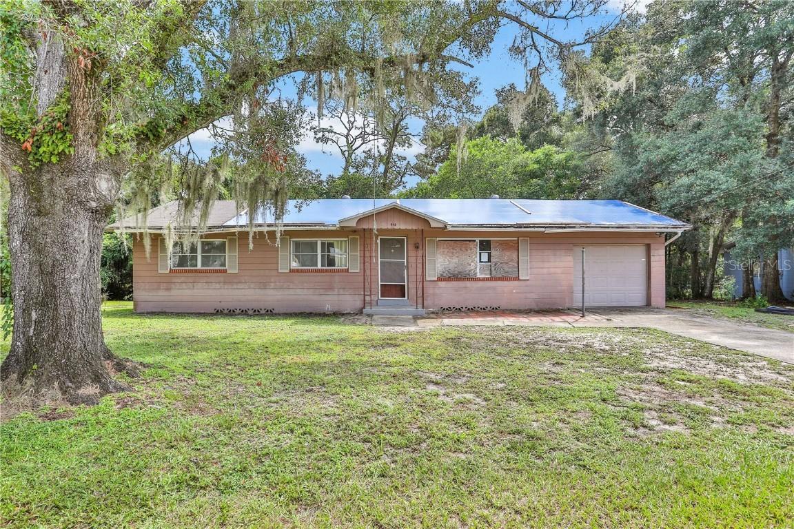 845 S Brooks Ave., DeLand, FL 32720