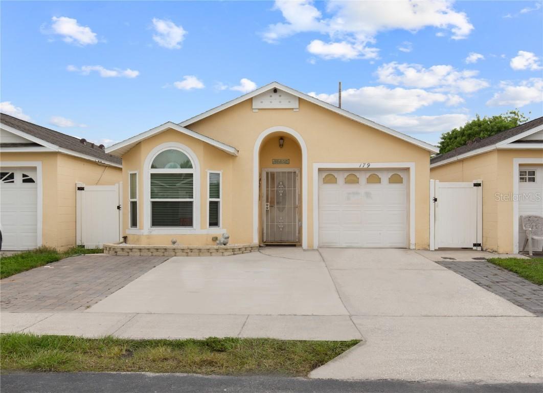179 Dahlia Village Cir. #63, Orlando, FL 32807
