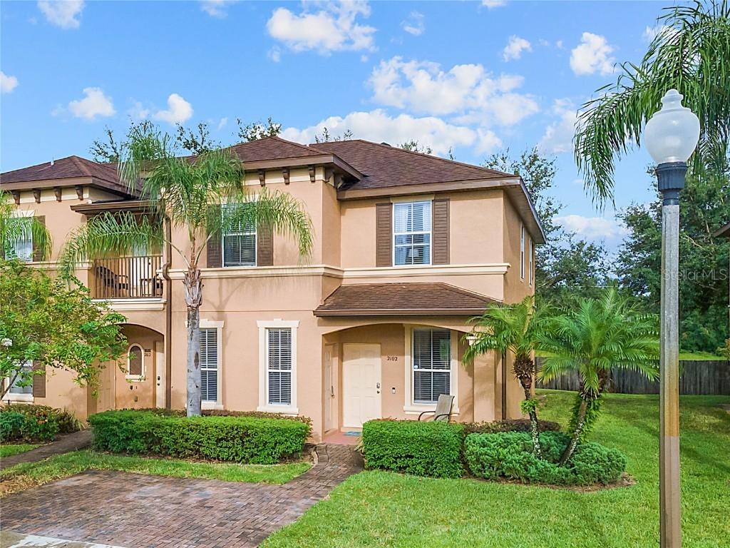 2102 Calabria Ave., Davenport, FL 33897
