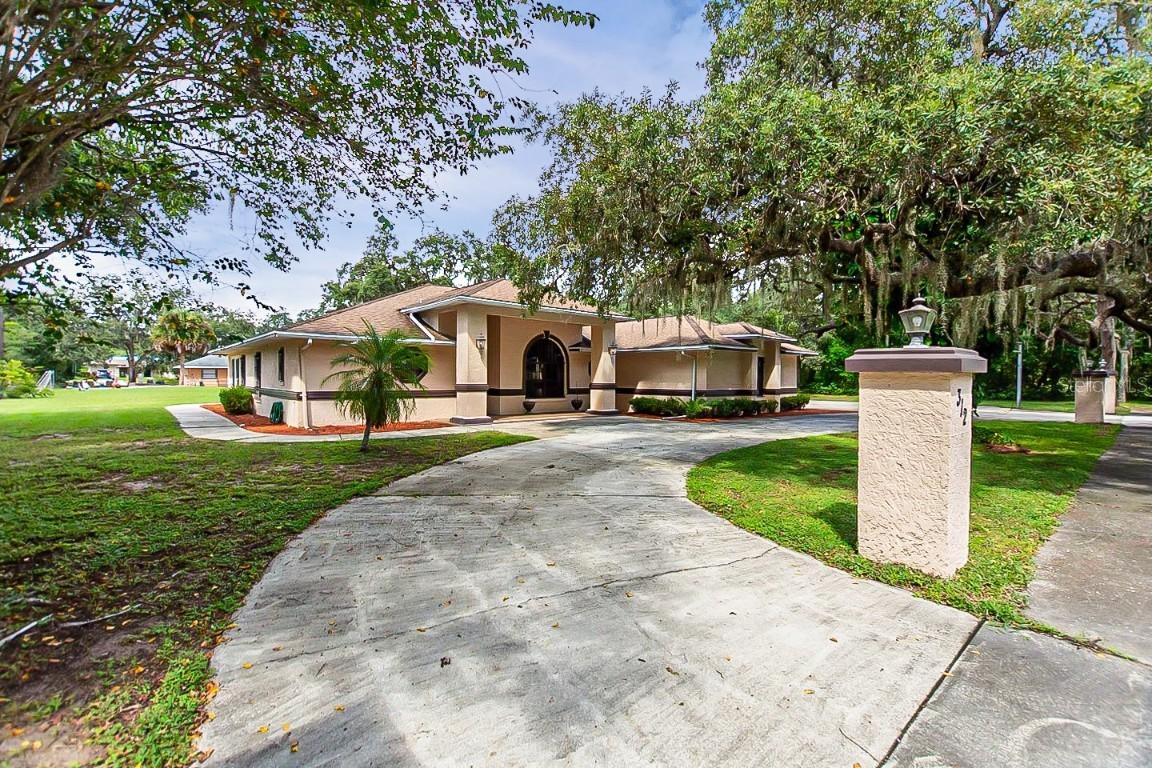 312 E Bay St., Davenport, FL 33837