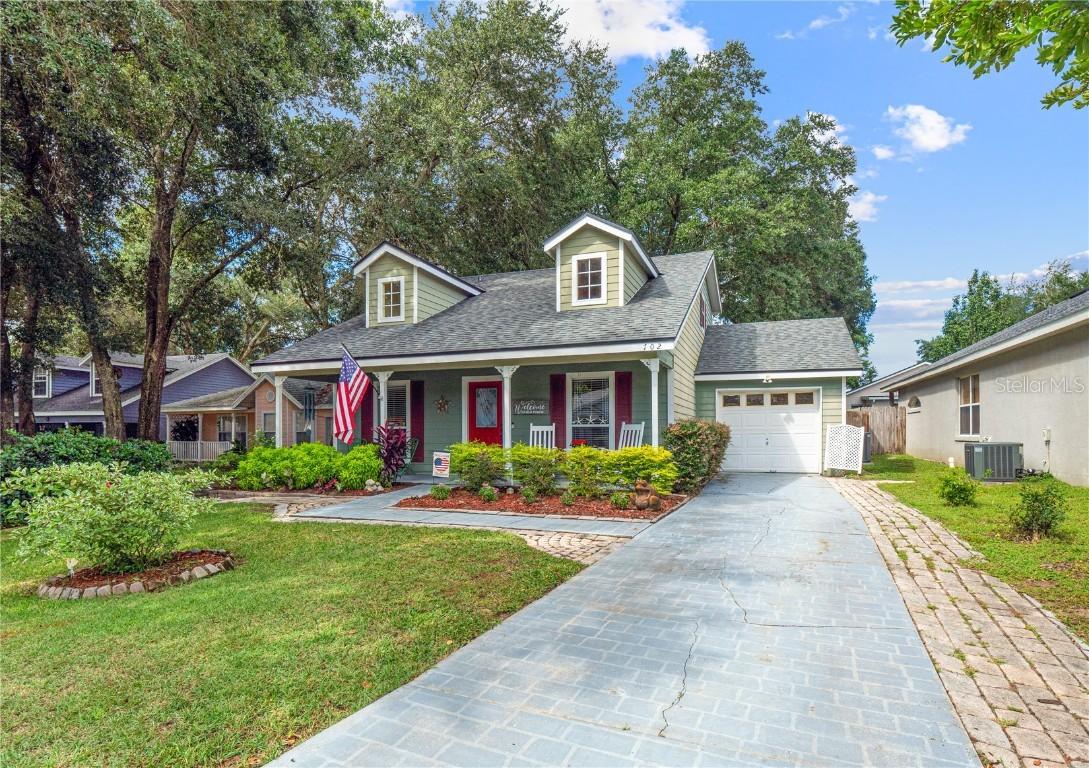 702 Harvard Ct., Eustis, FL 32726