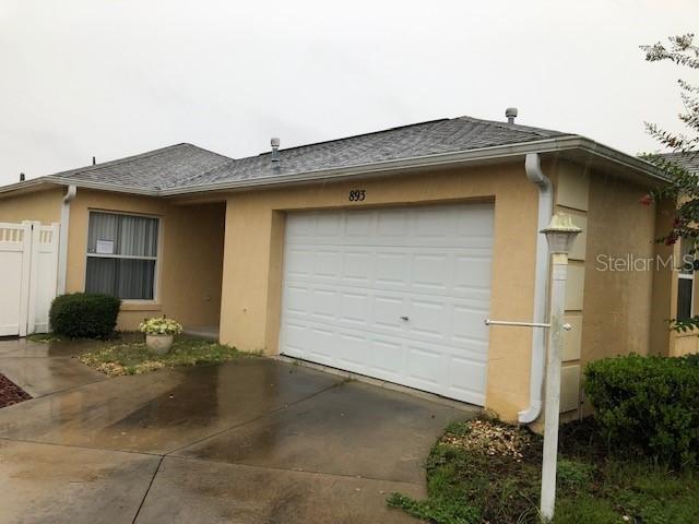 893 Lexington Ln., The Villages, FL 32162