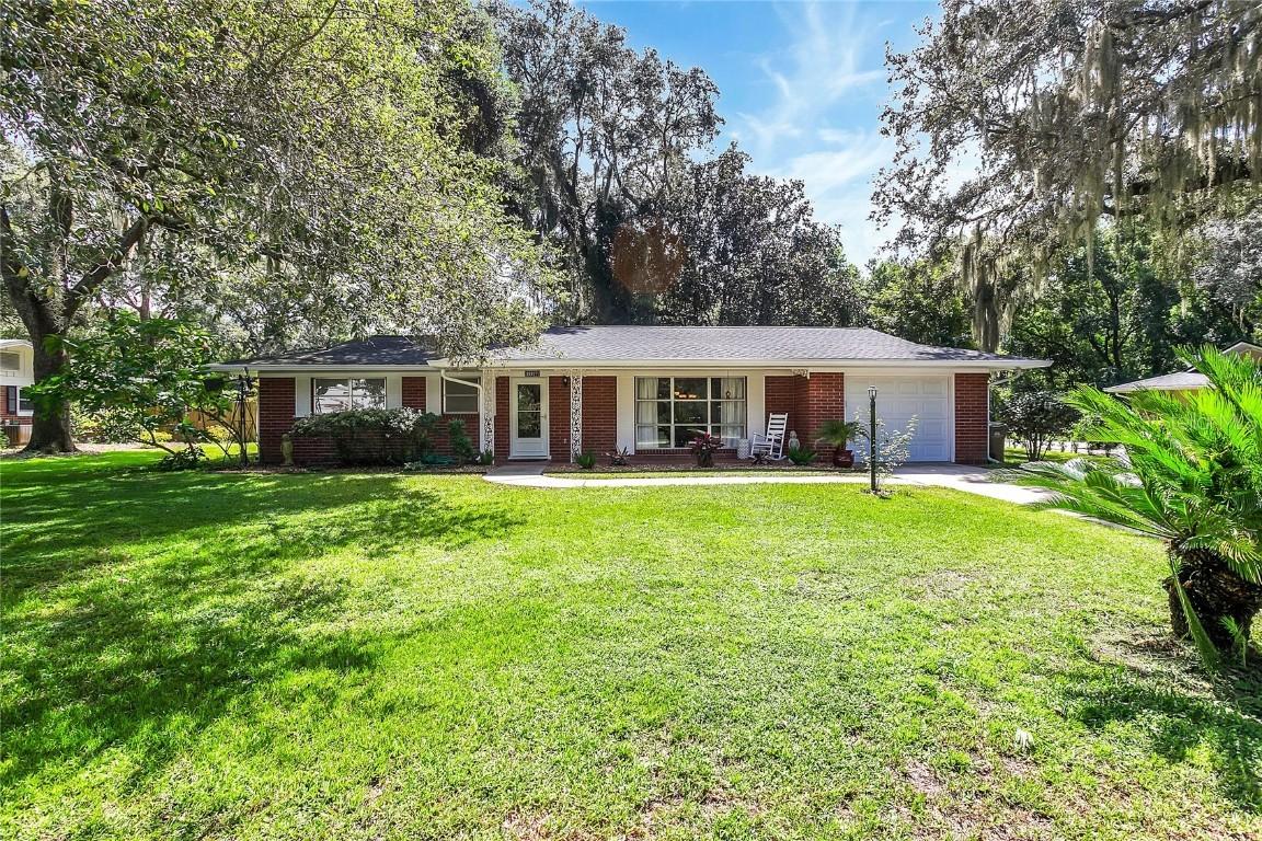 35927 Clear Lake Cir., Eustis, FL 32736