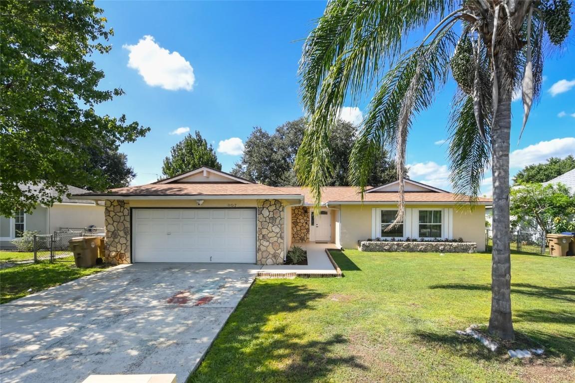 307 Colonade Ct., Kissimmee, FL 34758