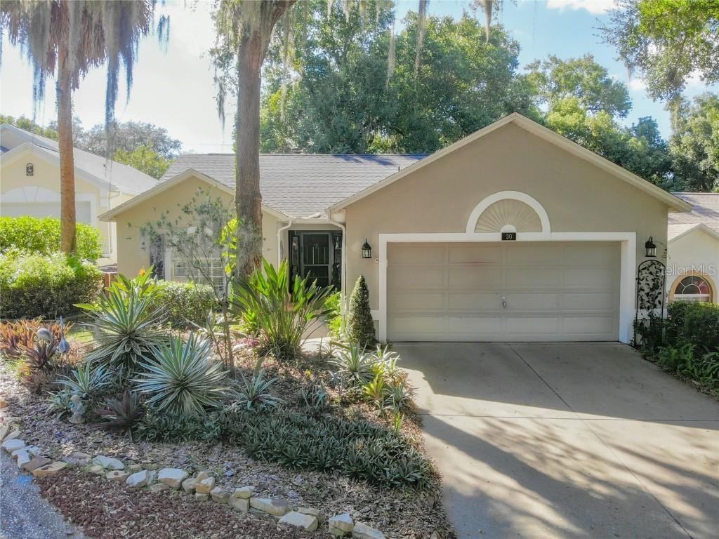 30 Townhill Dr., Eustis, FL 32726
