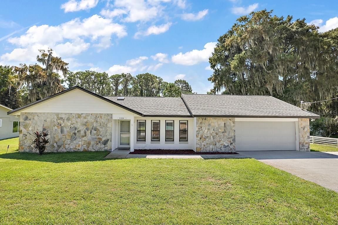11334 Davison Ln., Tavares, FL 32778