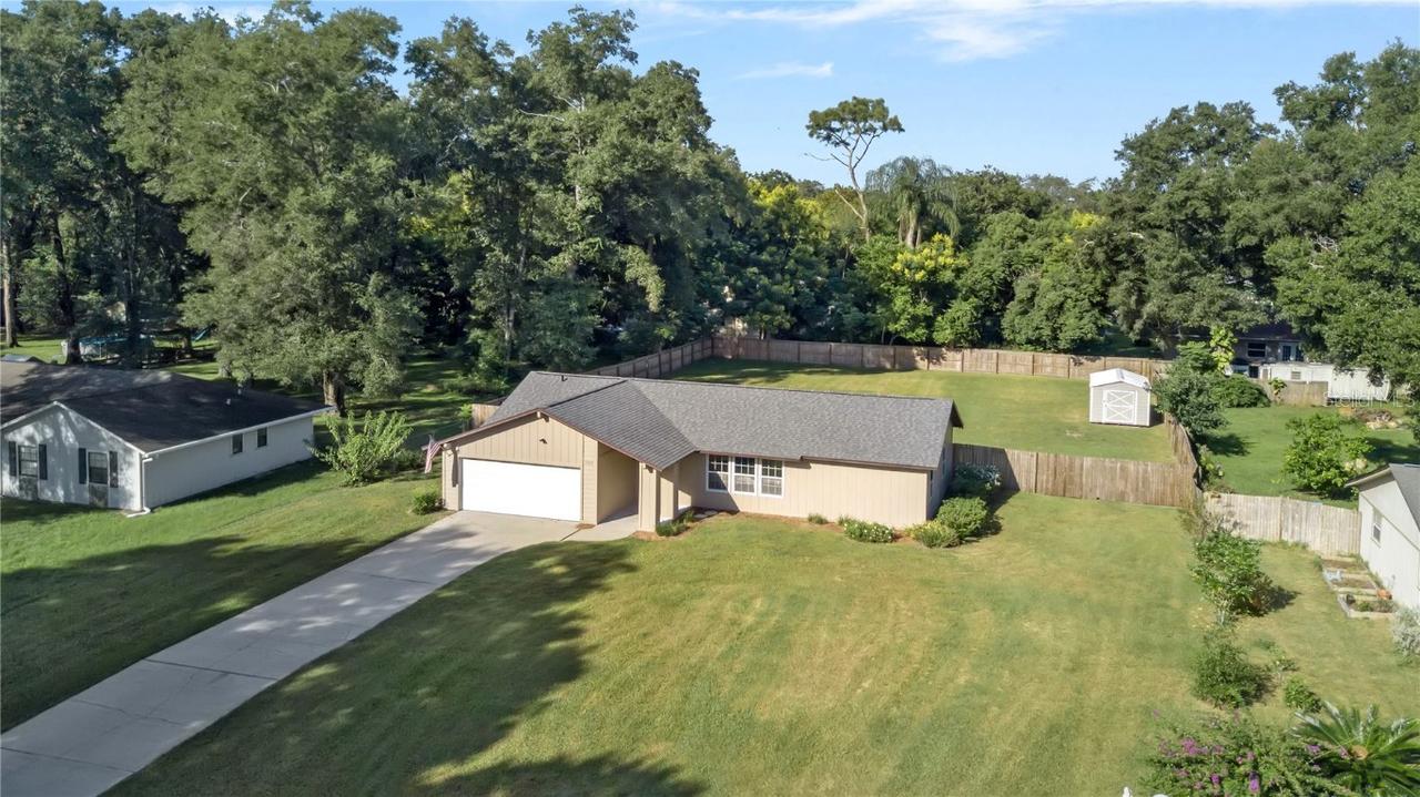 1889 Cherry Ln., Mount Dora, FL 32757