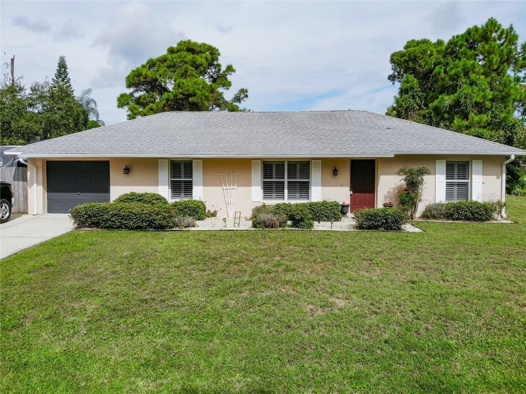 1332 Umbrella Tree Dr., Edgewater, FL 32132