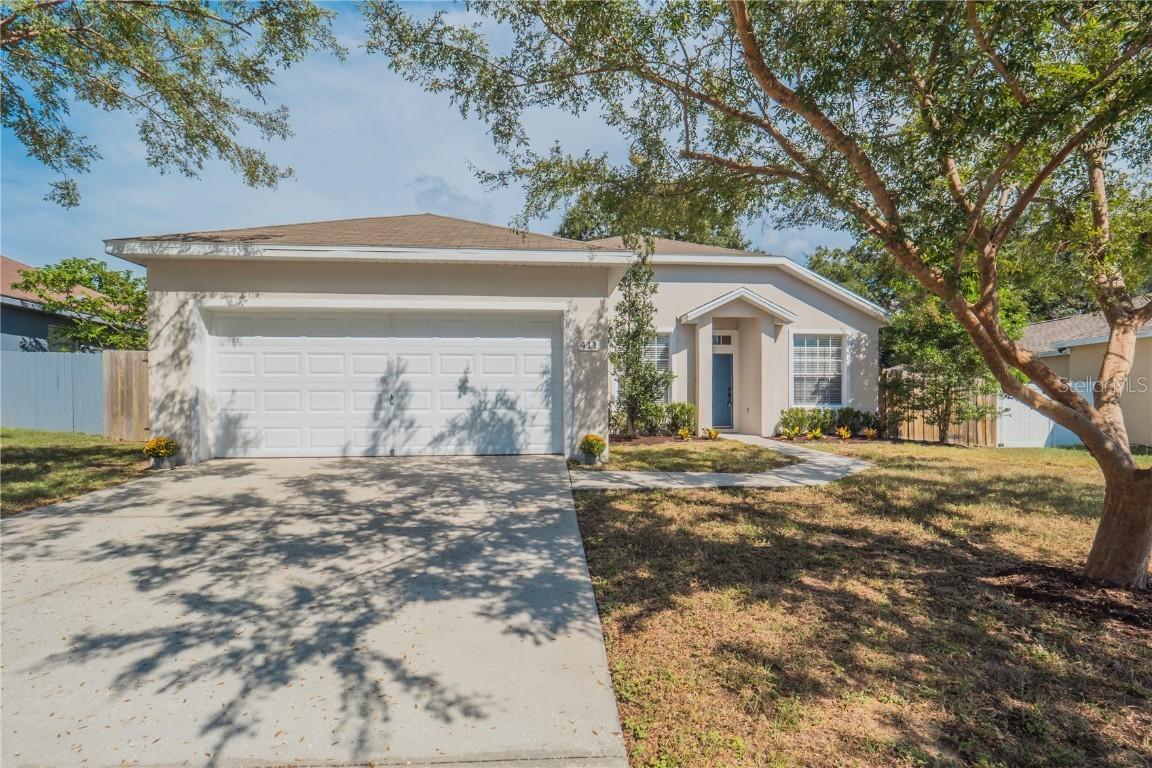 411 Ryans Ridge Ave., Eustis, FL 32726