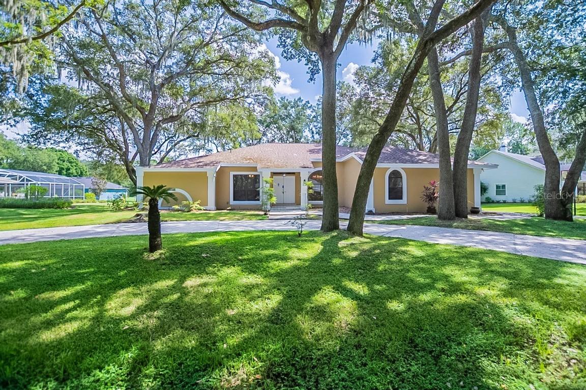 5932 Buck Run Dr., Lakeland, FL 33811