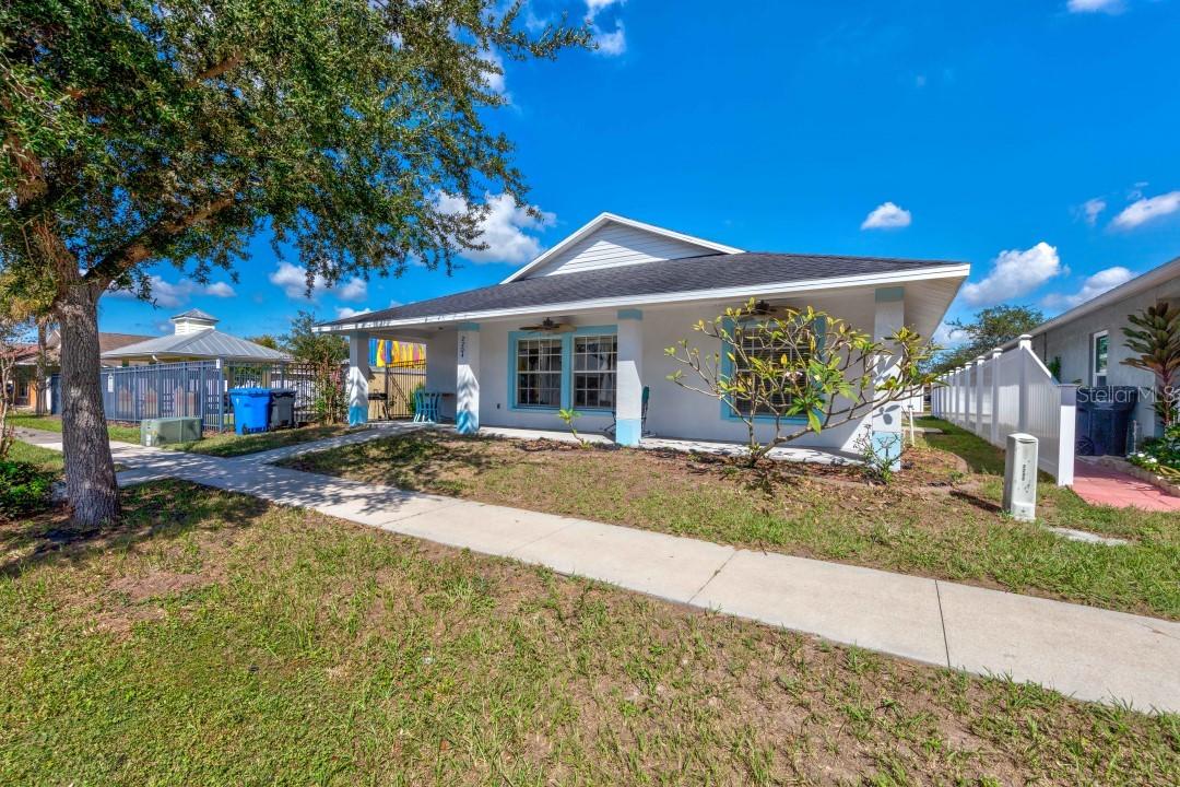2204 Pleasant View Ave., Ruskin, FL 33570