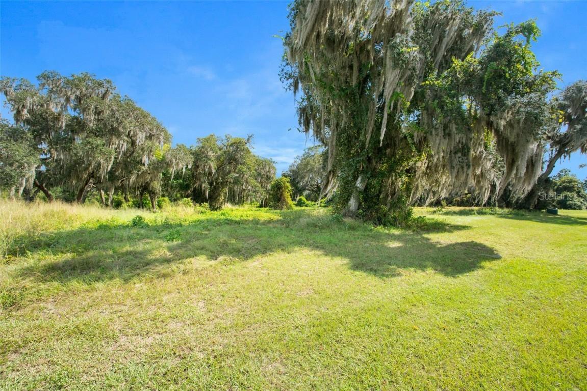435 Long And Winding Rd., Groveland, FL 34737
