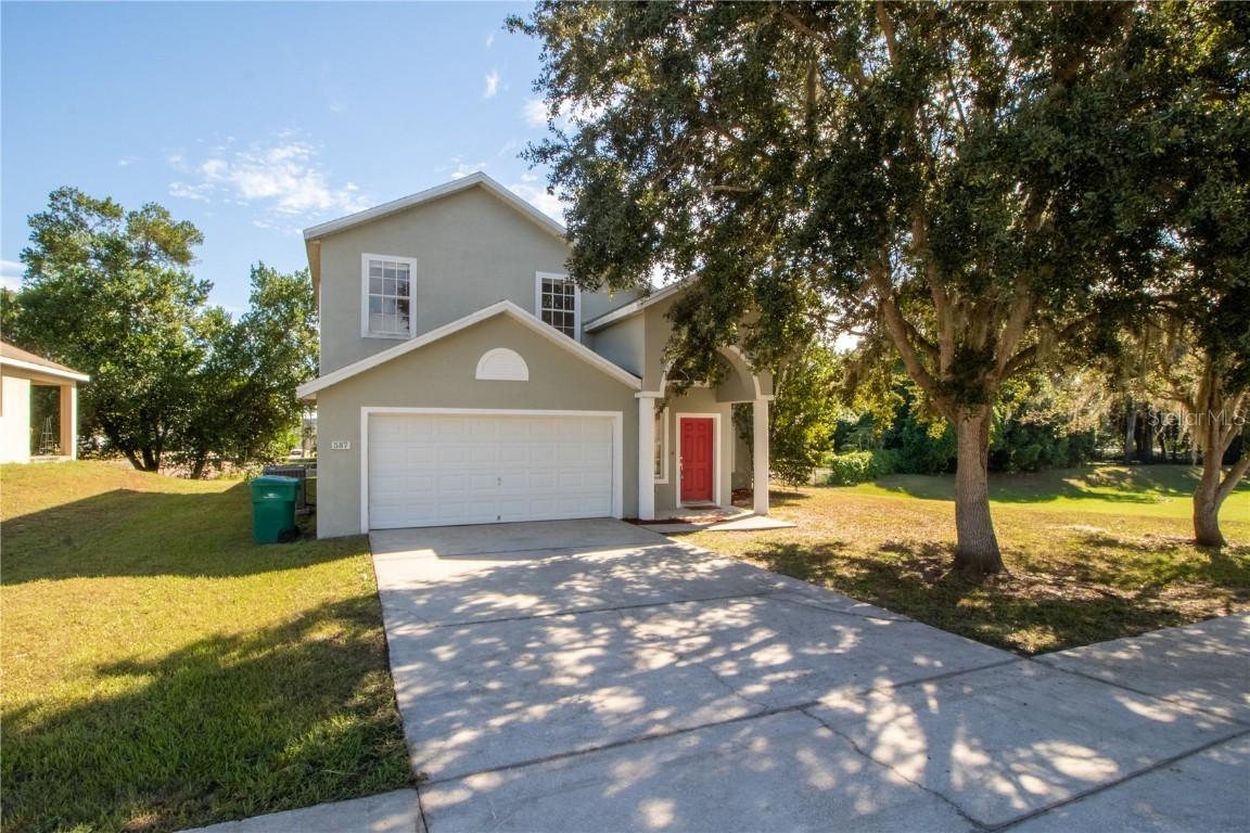 587 Bluff Pass Dr., Eustis, FL 32726