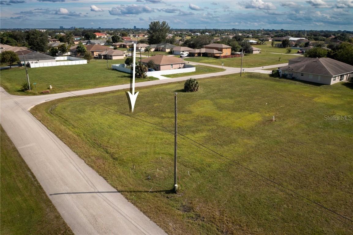 1710 NE 8th Pl., Cape Coral, FL 33909
