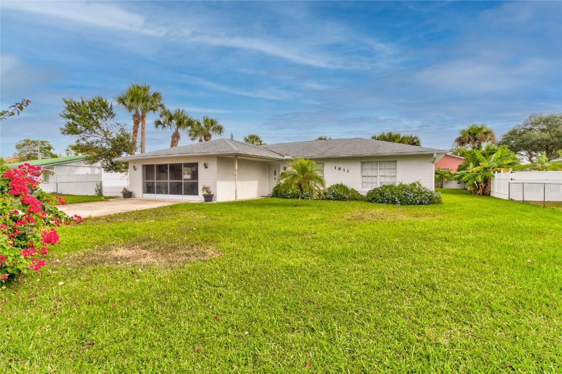 1811 Date Palm Dr., Edgewater, FL 32132