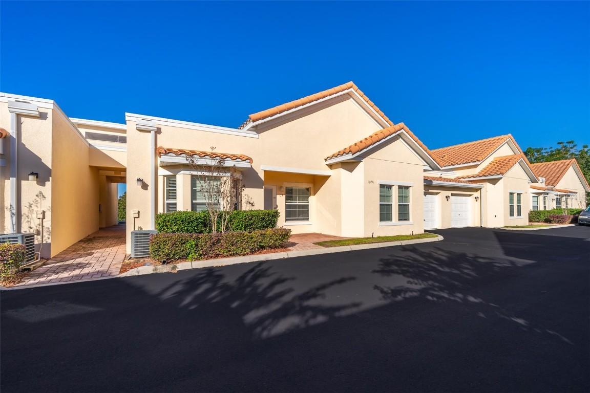 1091 David Walker Dr. #C-5, Tavares, FL 32778