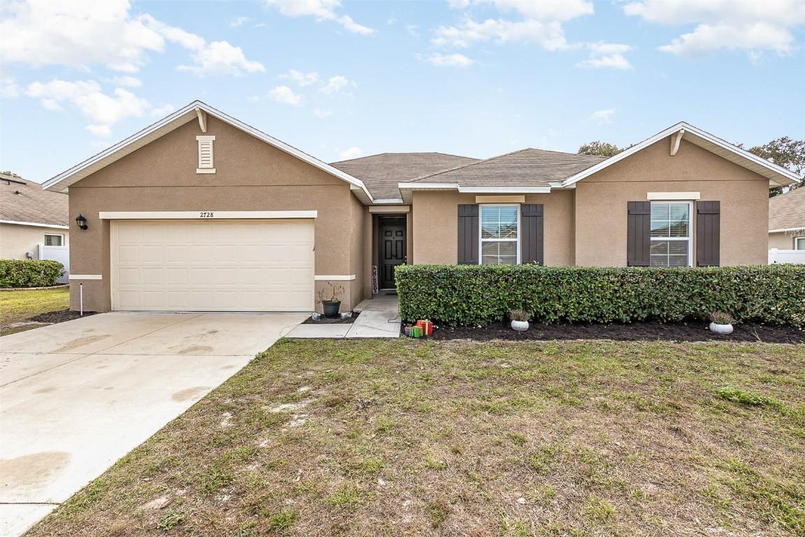 2728 Summerglen Ln., Eustis, FL 32726