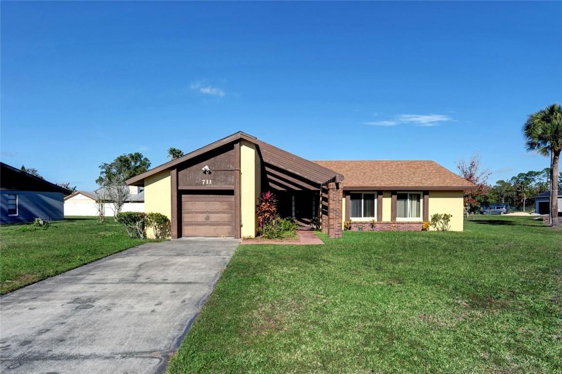 711 Putt Ln., Poinciana, FL 34759