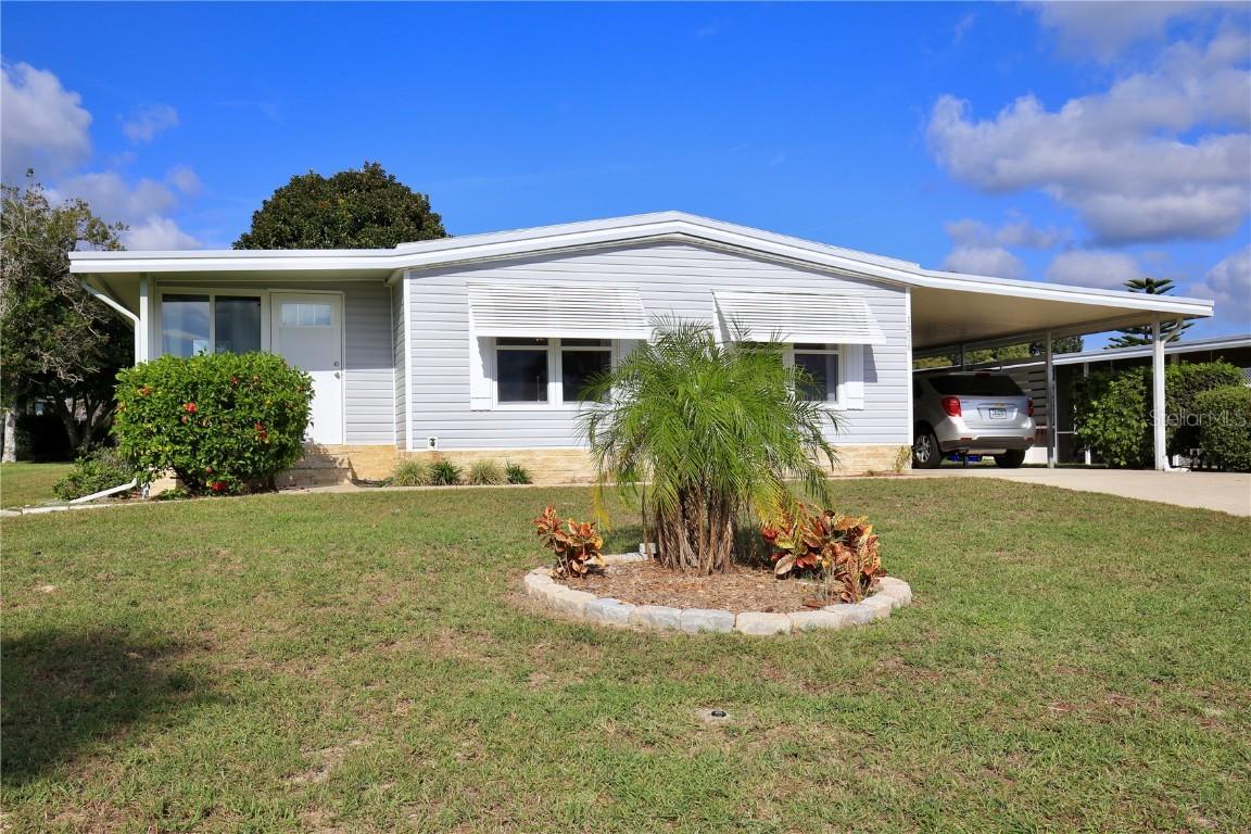 1206 Apache Cir., Tavares, FL 32778