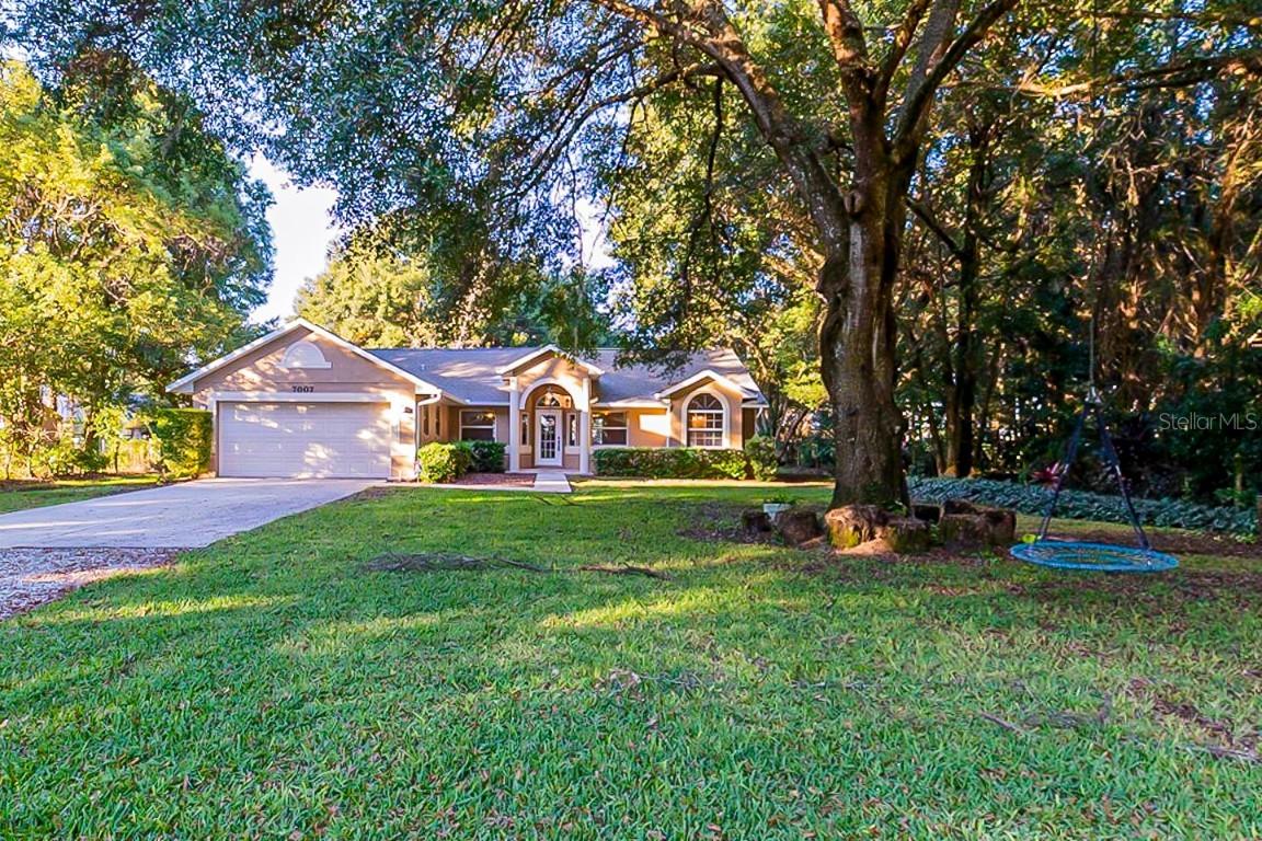 7007 Earlwood Ave., Mount Dora, FL 32757