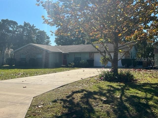 15036 Colley Dr., Tavares, FL 32778