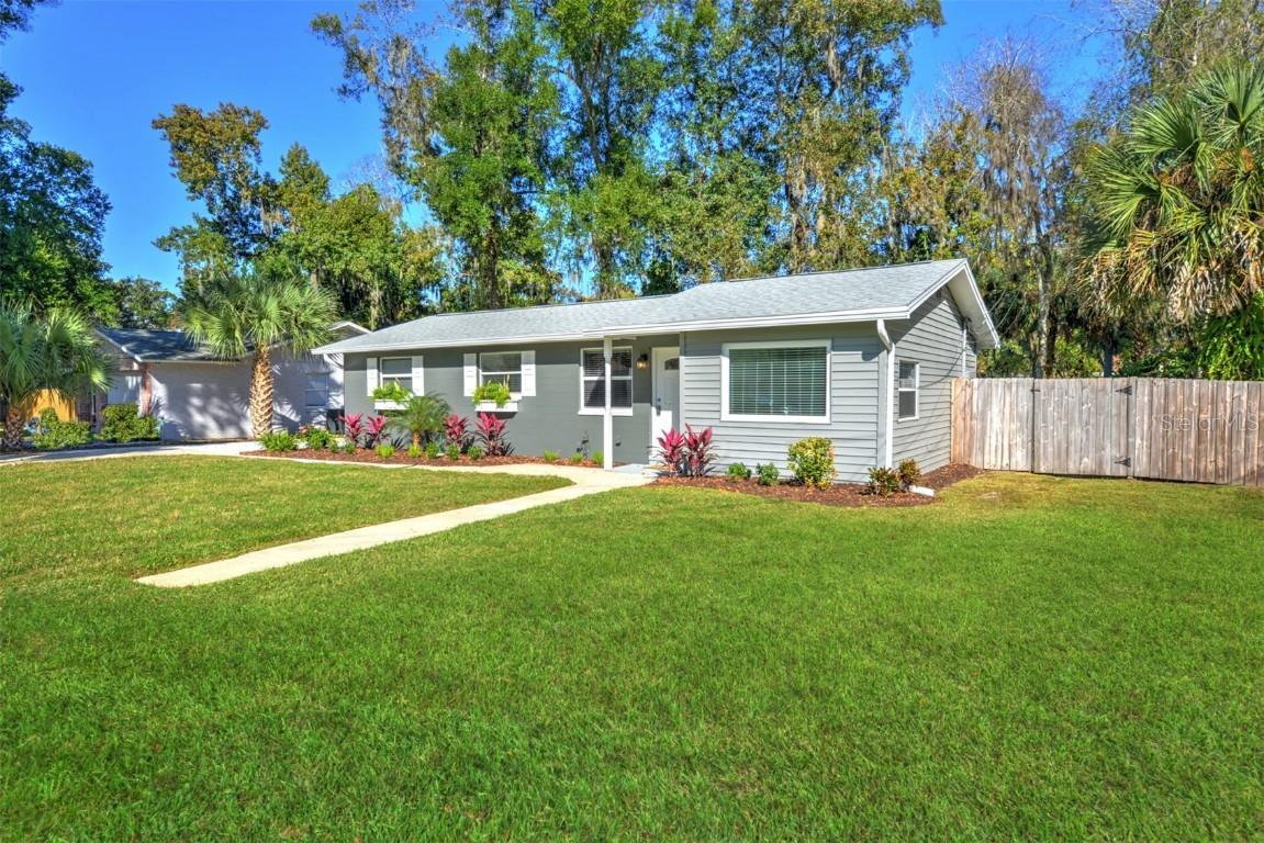 1911 Holly Pl., Daytona Beach, FL 32119