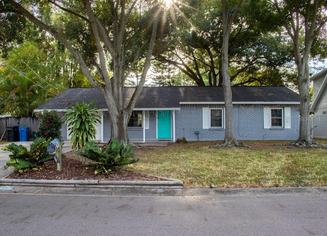 4910 Shetland Ave., Tampa, FL 33615