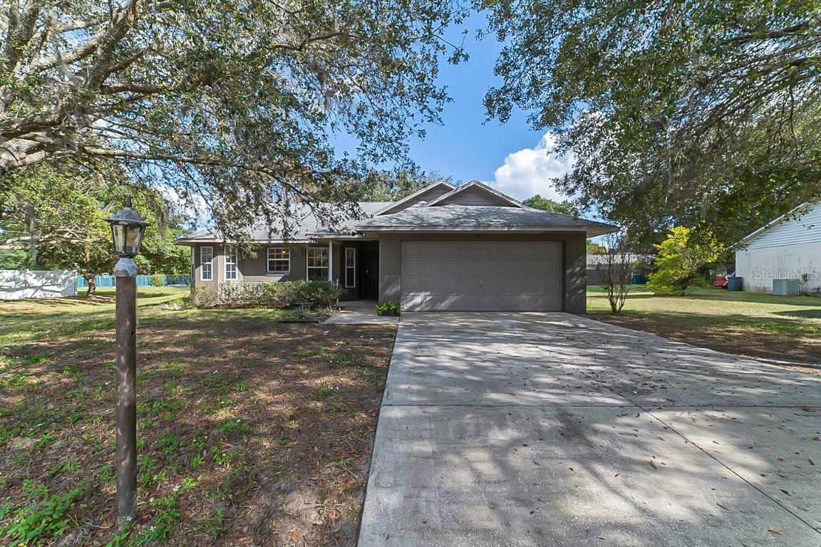 501 Dorothy Cir., Eustis, FL 32726