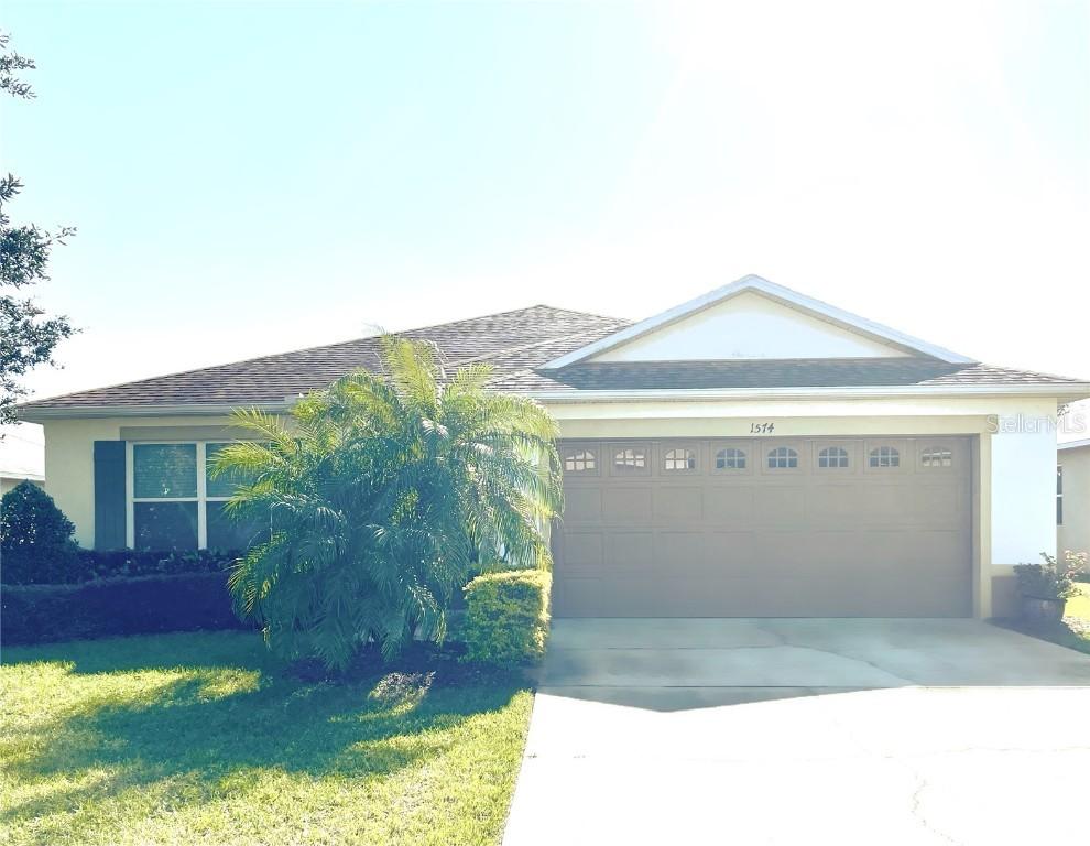 1574 Brandywine Dr., Tavares, FL 32778