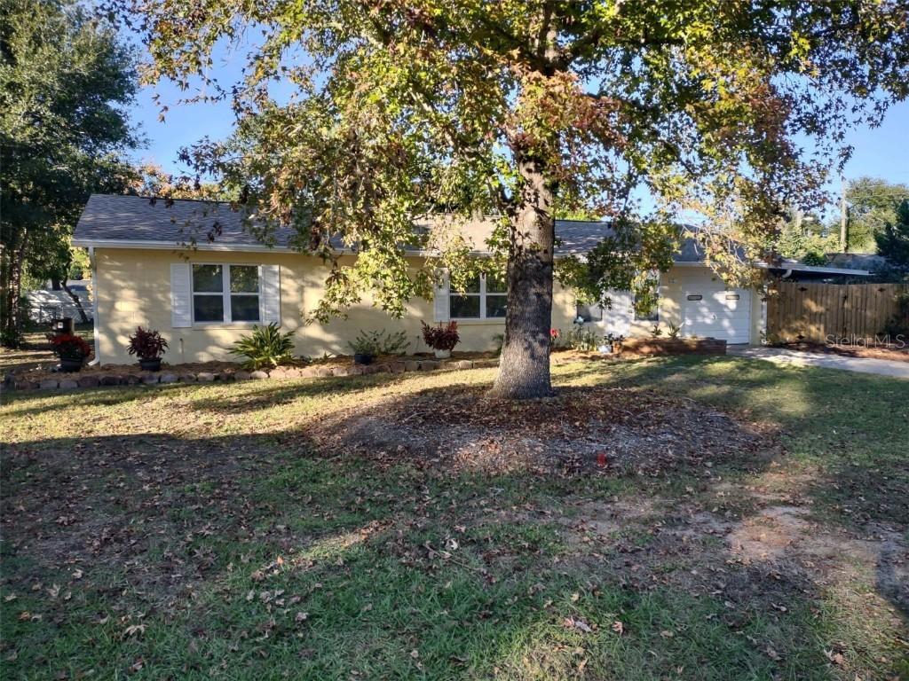 229 W Seminole Ave., Eustis, FL 32726