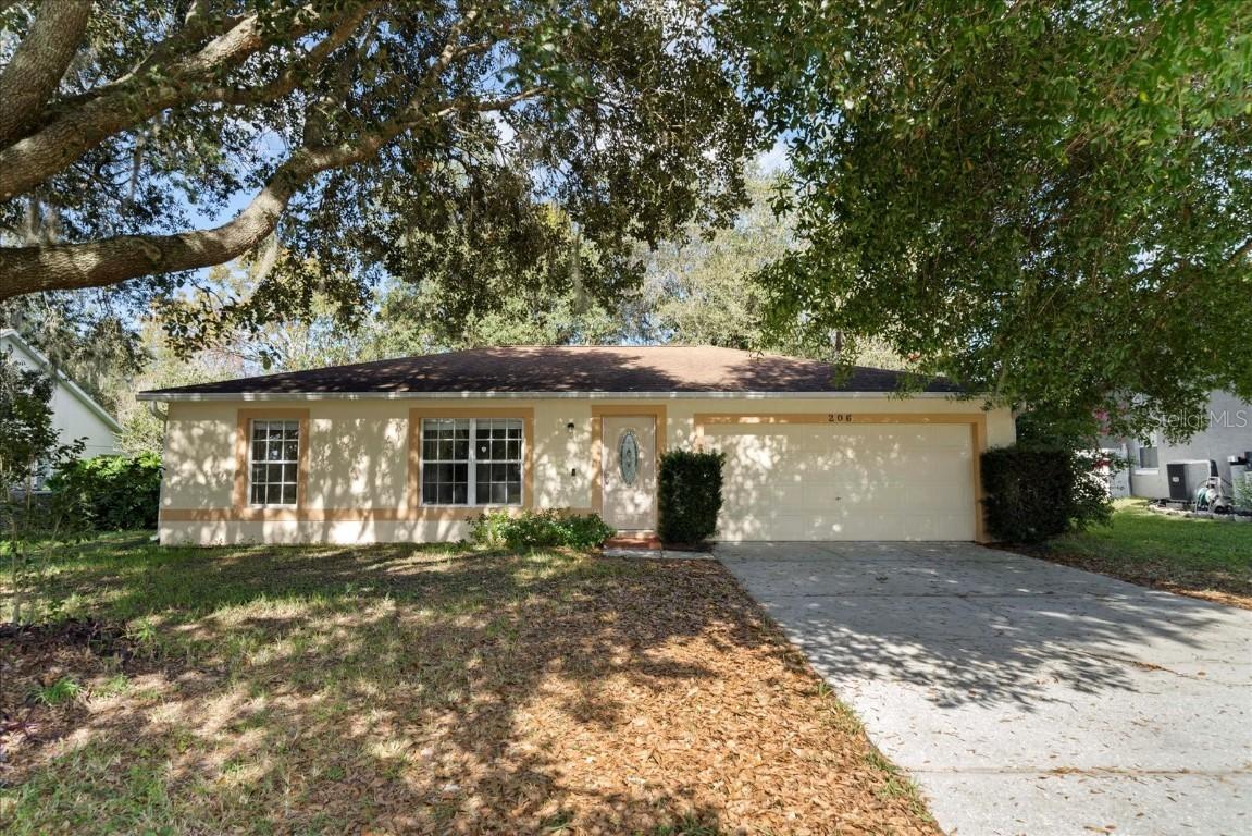 206 Wild Forrest Dr., Davenport, FL 33837