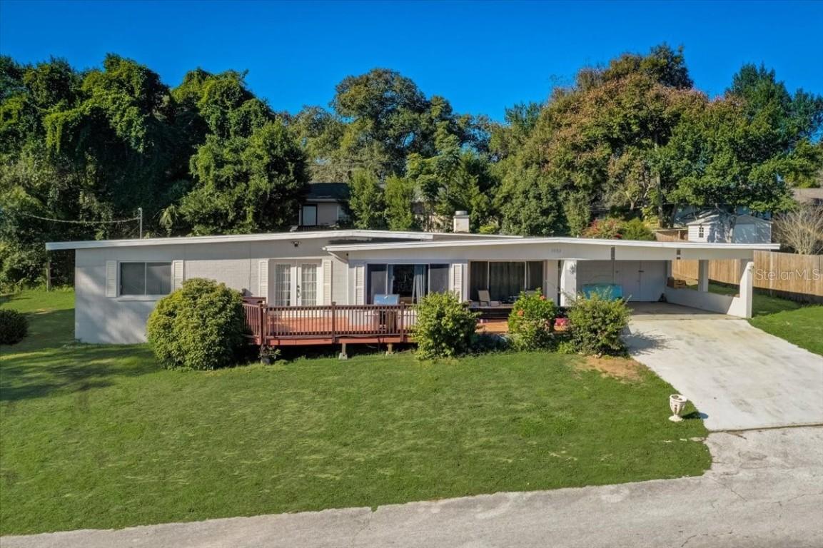 1002 Lakeview Dr., Eustis, FL 32726