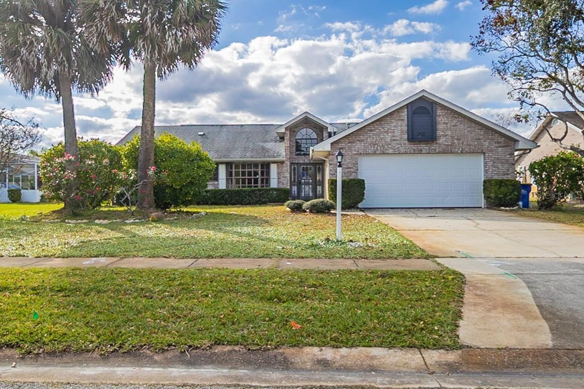 208 Meadow Lake Dr., Edgewater, FL 32141
