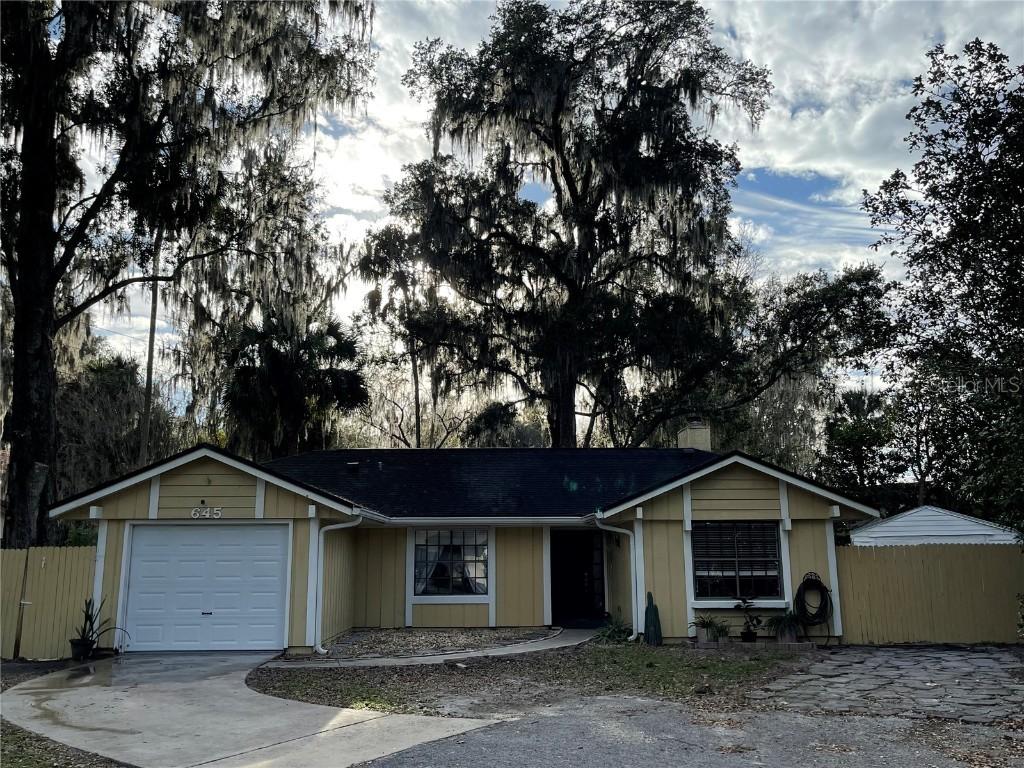 645 Shady Ln., Winter Springs, FL 32708