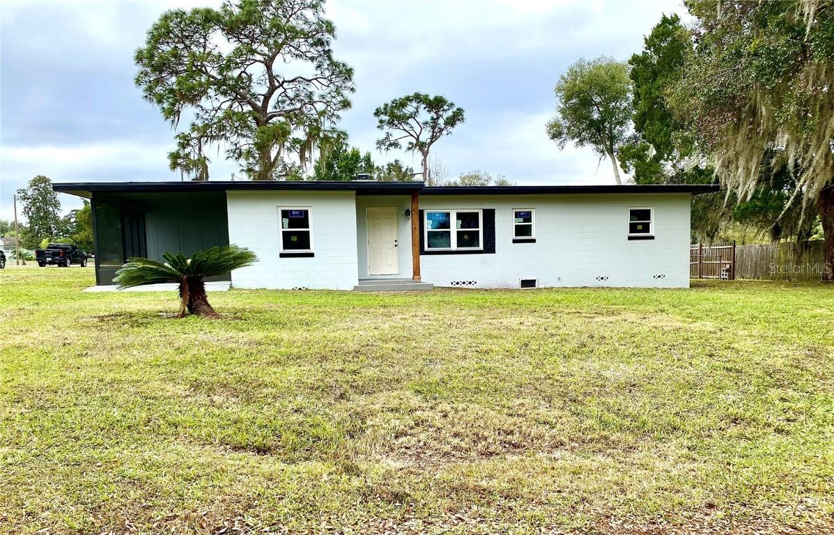 466 E Swanson St., Groveland, FL 34736