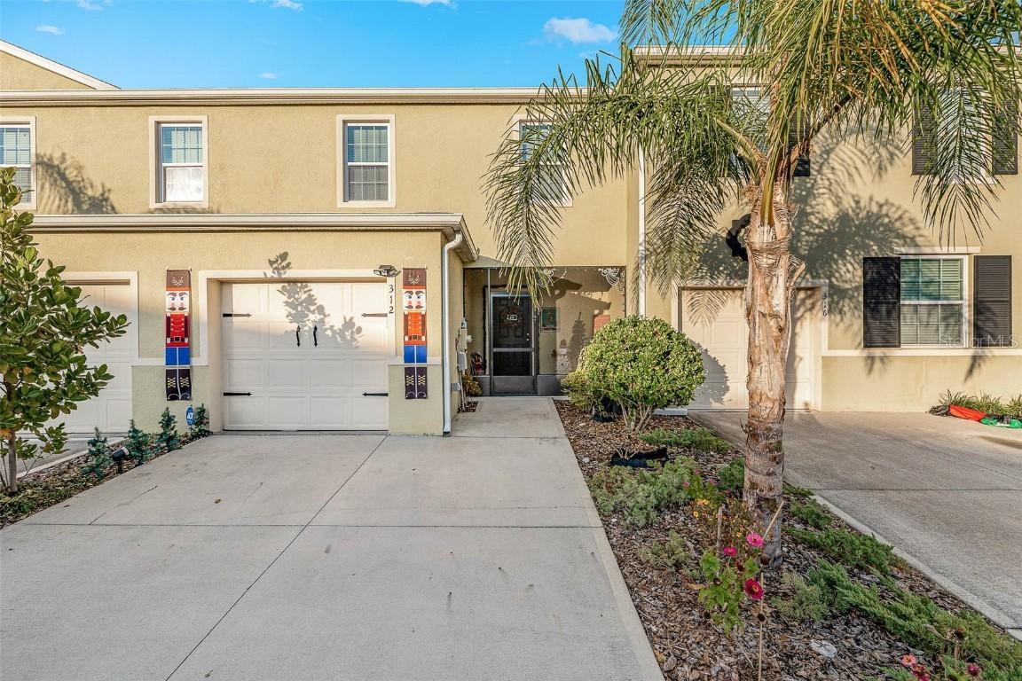312 Arbor Lakes Dr., Davenport, FL 33896