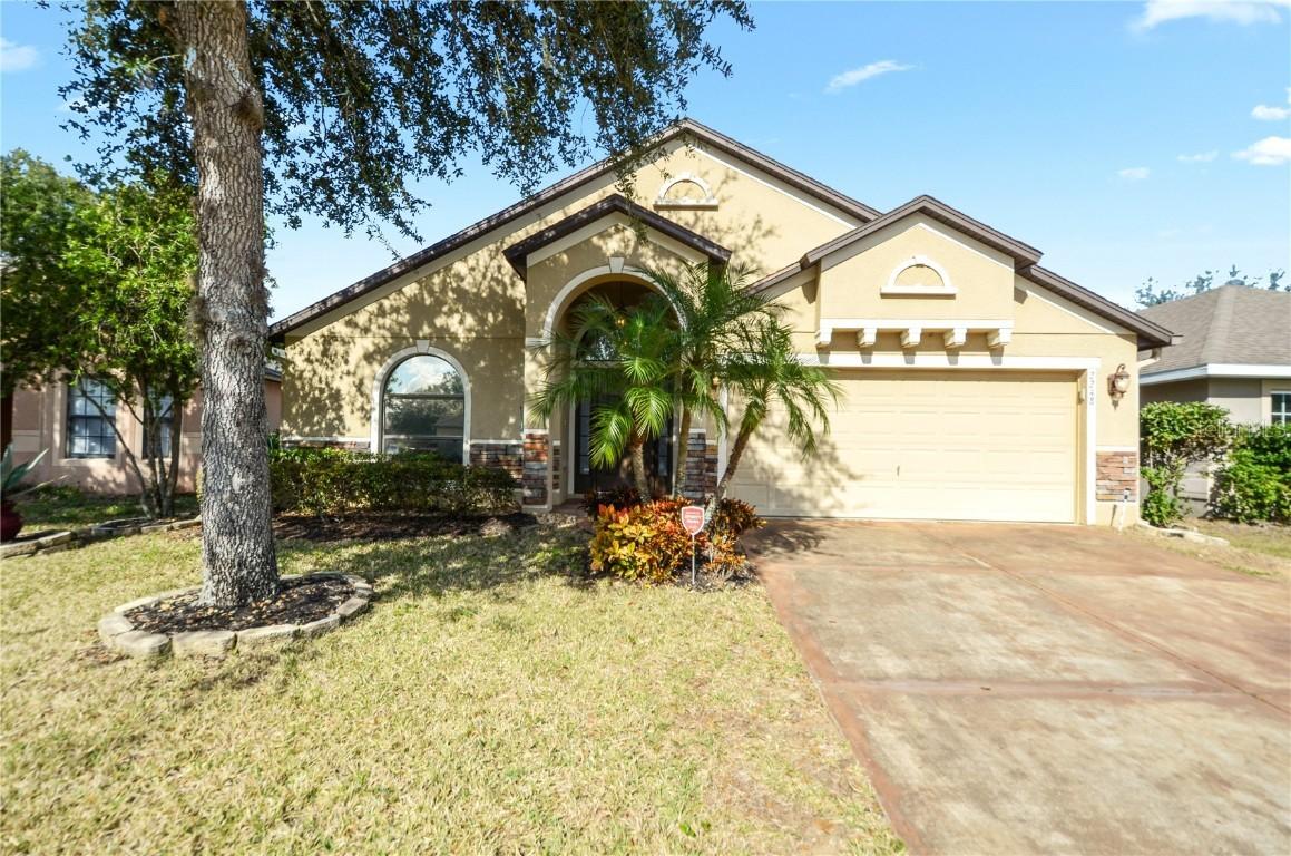 2248 Bracknell Forest Tr., Tavares, FL 32778