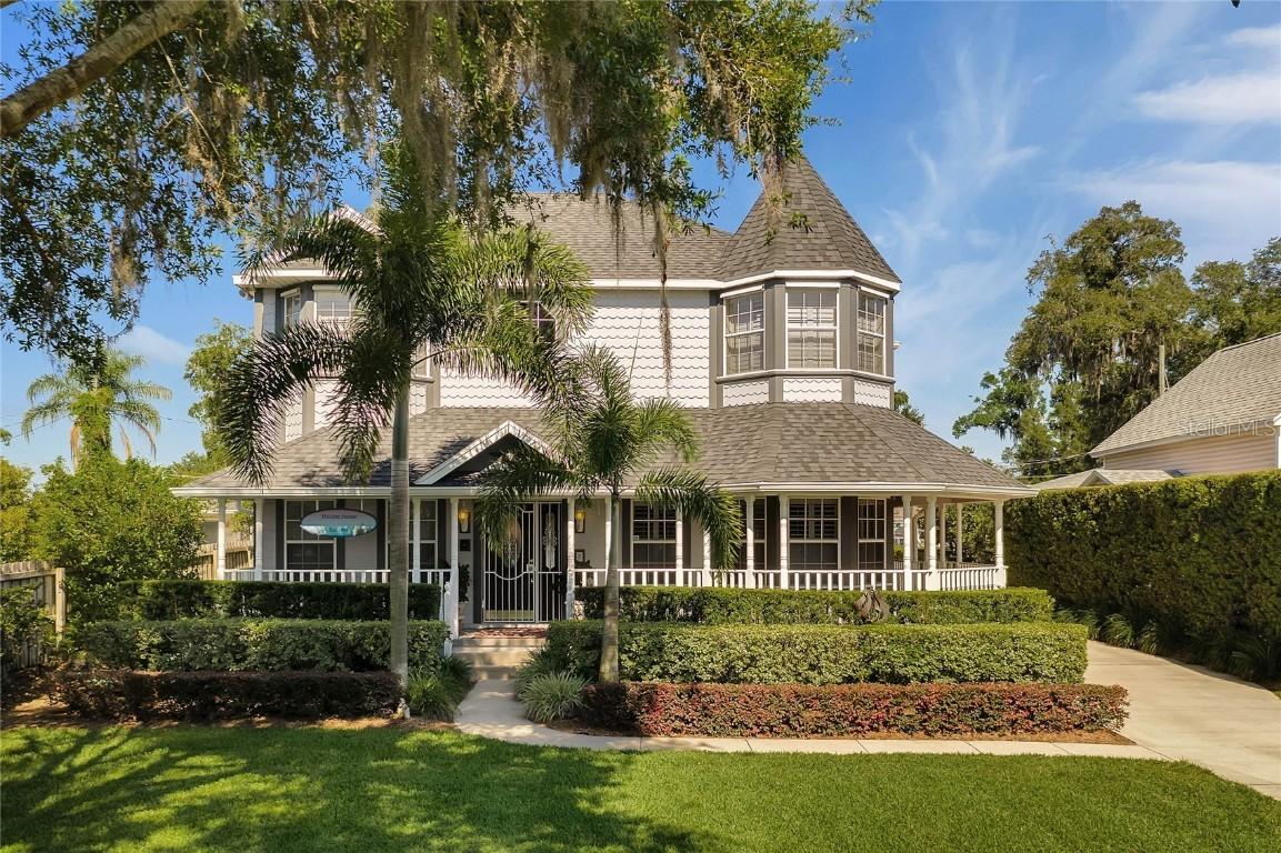 2731 Lake Holden Ter., Orlando, FL 32806