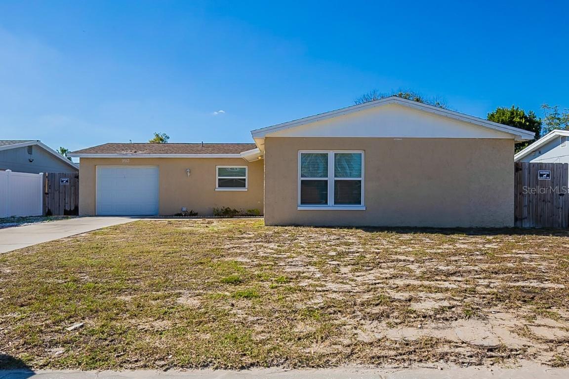 9913 Woodstock Ln., Port Richey, FL 34668