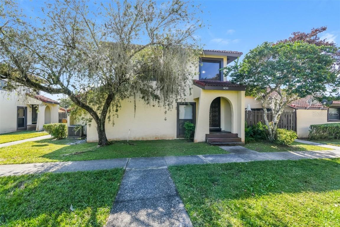 451 Hunter Cir., Kissimmee, FL 34758