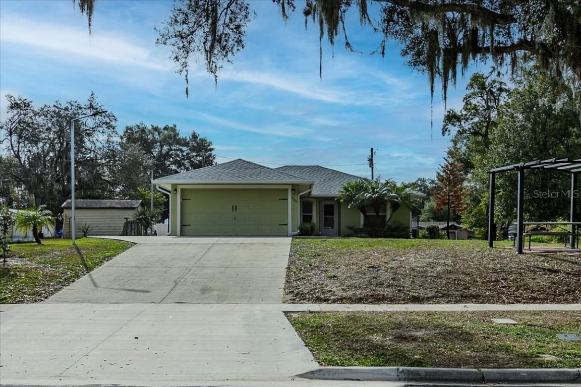 209 E Magnolia St., Davenport, FL 33837