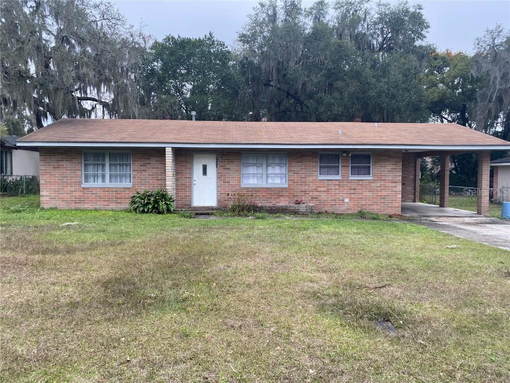 2303 Mahoney Ave., Leesburg, FL 34748