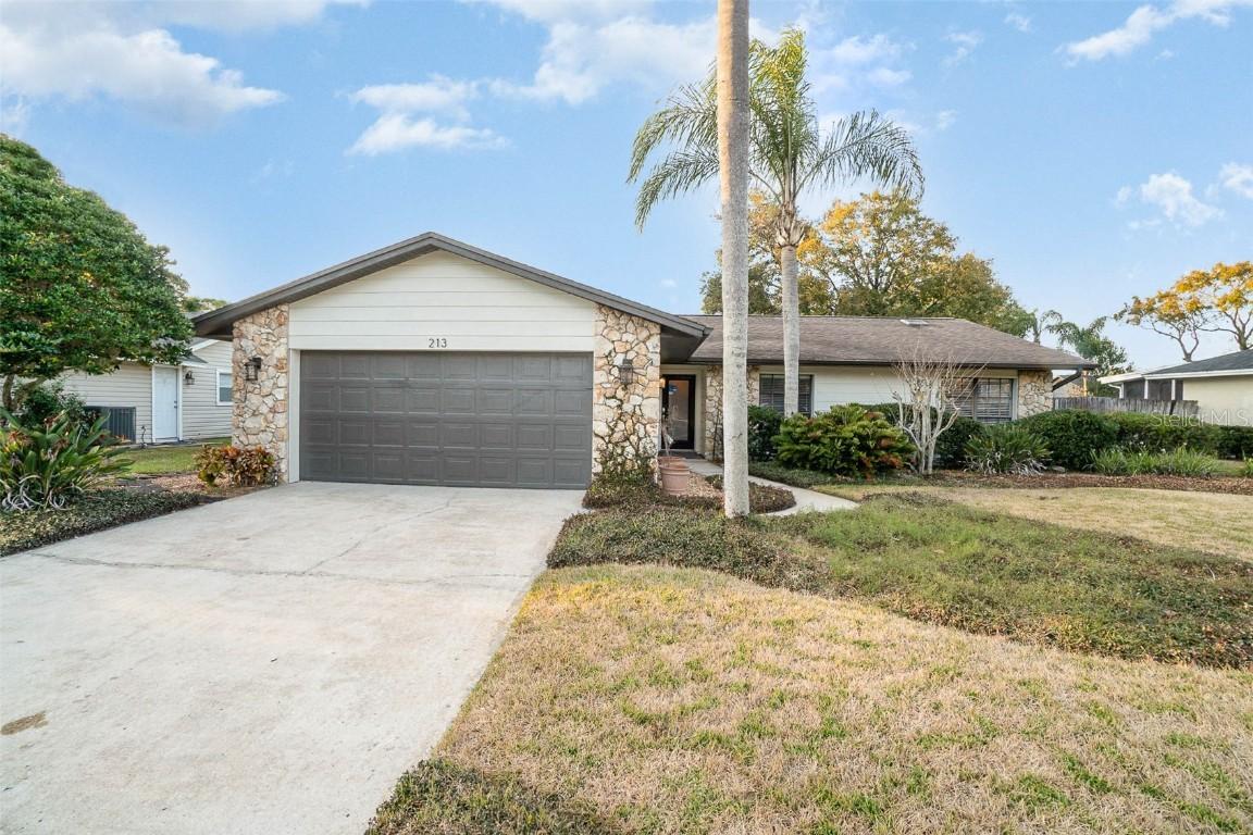 213 Harrogate Pl., Longwood, FL 32779