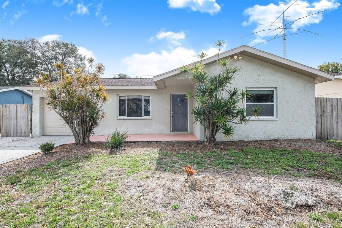 2374 Knoll Ave., Palm Harbor, FL 34683