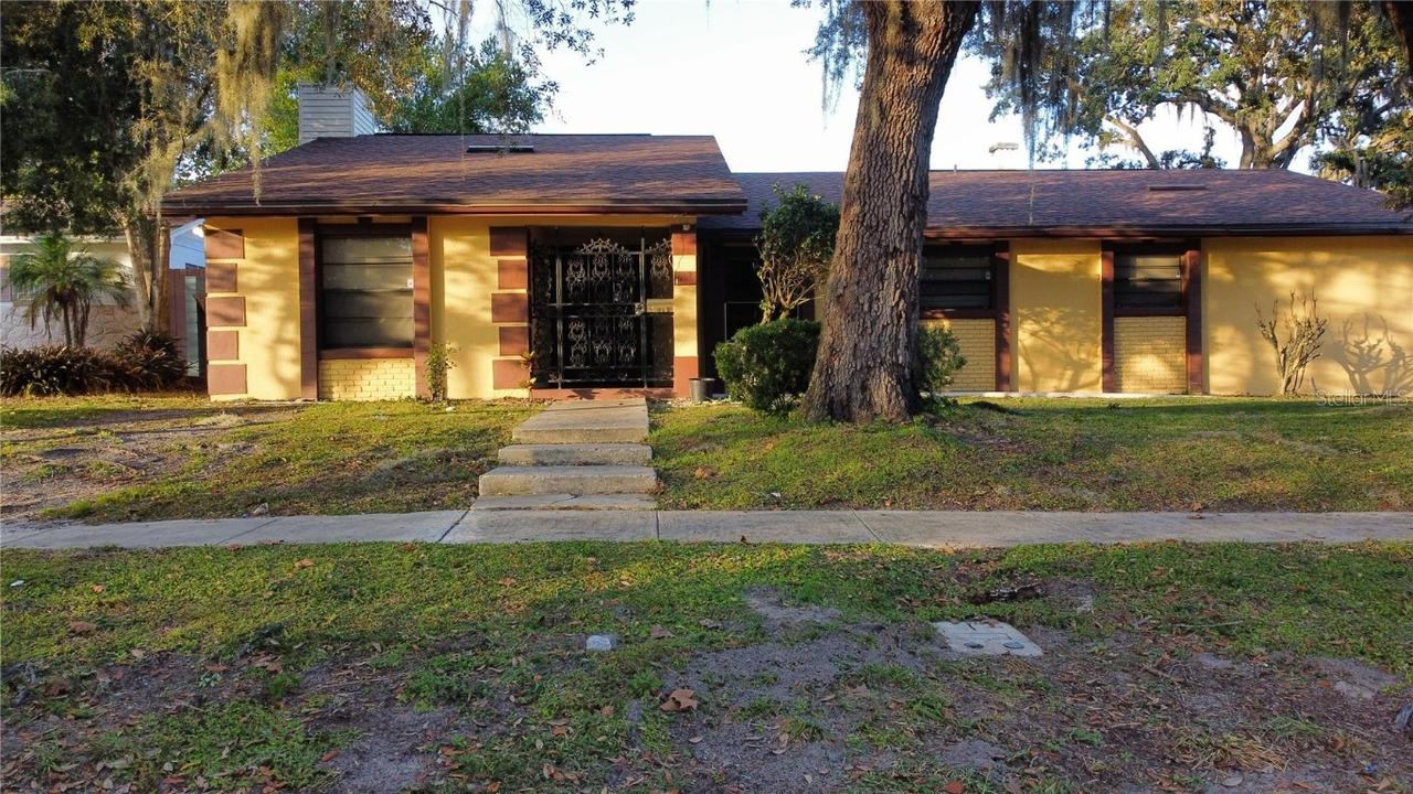 5521 E Valley Oak Rd., Orlando, FL 32808
