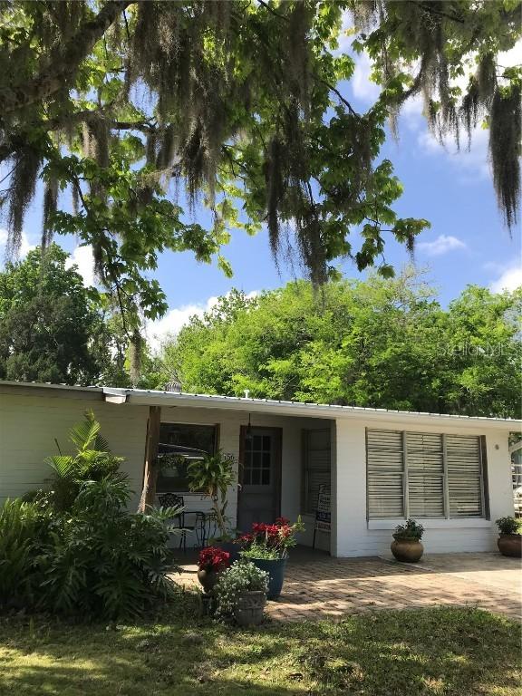 156 Ellison Ave., New Smyrna Beach, FL 32168