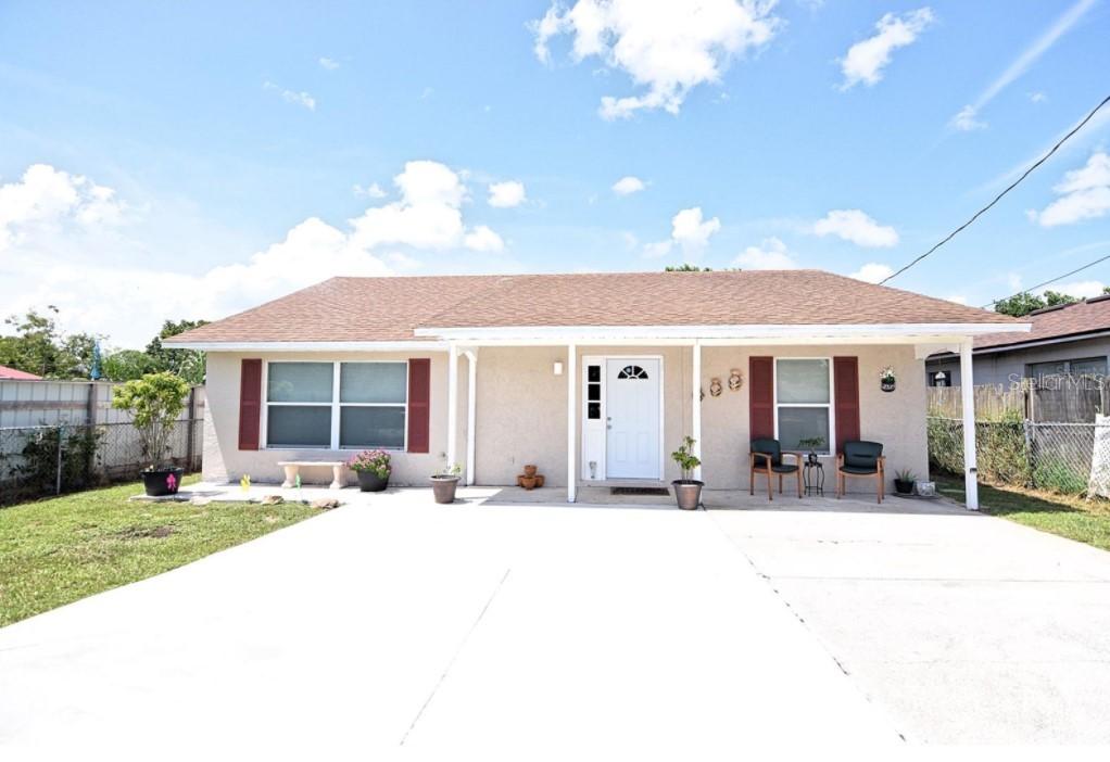 1105 Pine Ave., Tavares, FL 32778