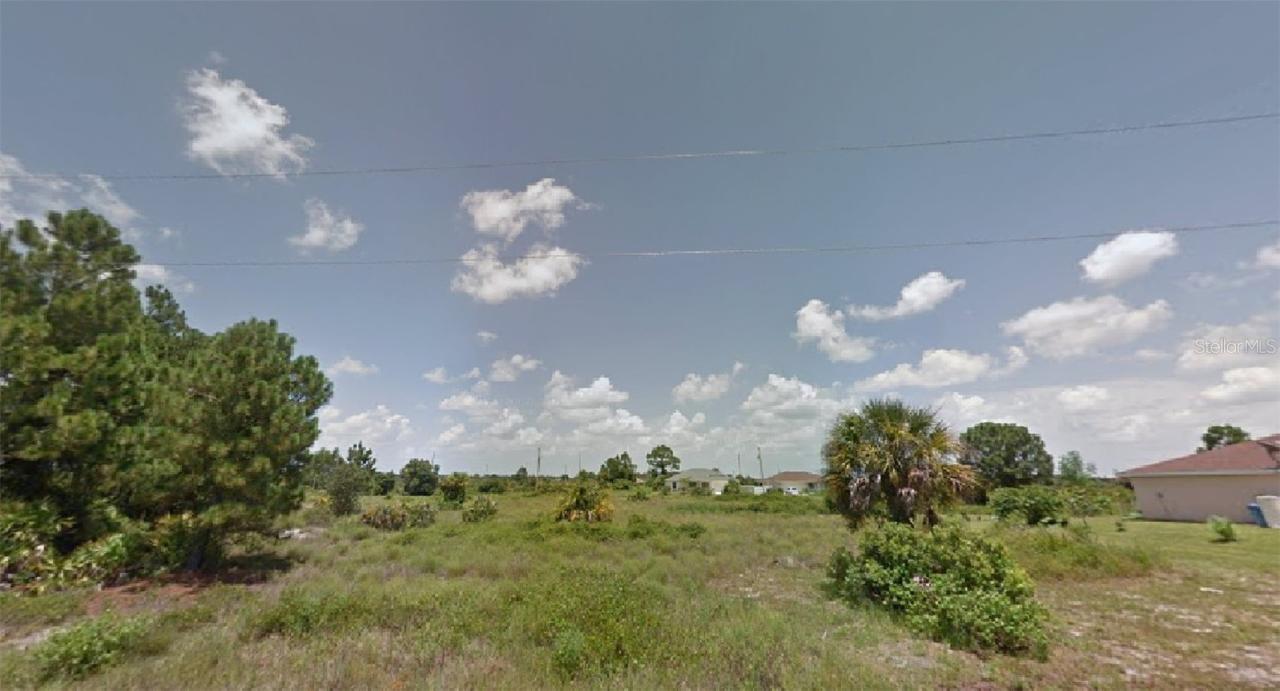 915 Citrus Ave., Lehigh Acres, FL 33974